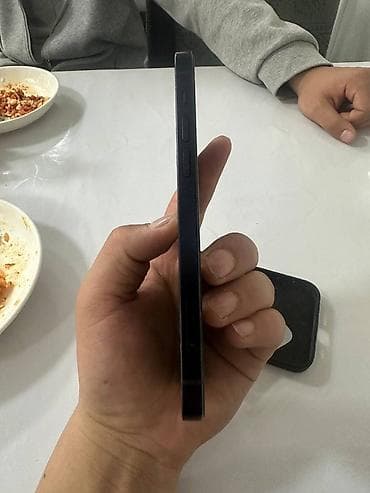 iphone 3: IPhone 12, Черный, Чехол — 6