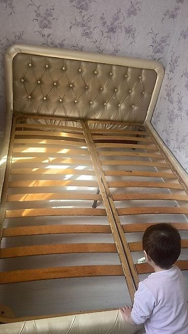 Кровати: Двуспальная кровать, С мягким изголовьем, длина - 200 см — 2