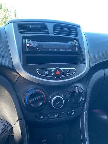 subaru aksent: Hyundai Accent: 2014 г., 1.6 л, Механика, Бензин, Седан — 5
