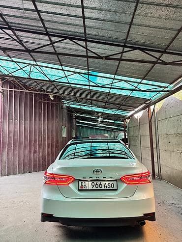 Toyota Camry: 2017 г., 2.5 л, Автомат, Бензин, Седан — 9