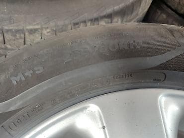 17: Комплект колес Toyota: - Оригинальные литые диски Toyota, 5-спицевые — 3