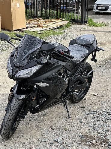 каски цена: Спортбайк Kawasaki, 200 куб. см, Бензин, Взрослый, Новый — 2