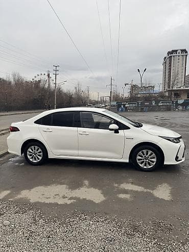 Toyota: Toyota Corolla: 2021 г., 1.8 л, Вариатор, Гибрид, Седан — 7