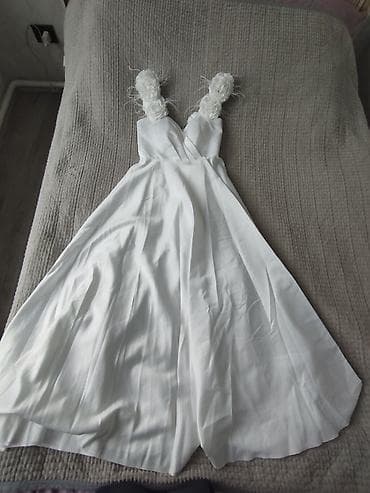 свадебная бижутерия: Свадебное/вечернее платье A‑line, цвет айвори (белый). - Силуэт — 3