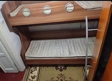 железные топчаны: Двухъярусная кровать с матрасами - Материал: ЛДСП под древесину — 2