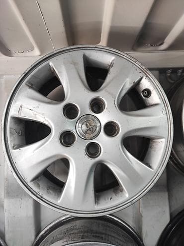 тайота диски: Литые Диски R 15 Toyota, отверстий - 5 — 1