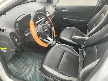 авто в такси: Kia Morning: 2017 г., 0.1 л, Вариатор, Газ, Хэтчбэк — 8