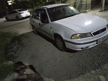 Daewoo Nexia: 1995 г., Седан