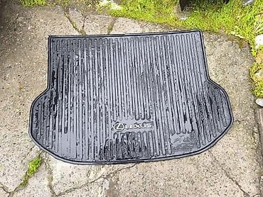 чехлы полики: Накладка крышки багажника Lexus, Б/у, Оригинал — 1