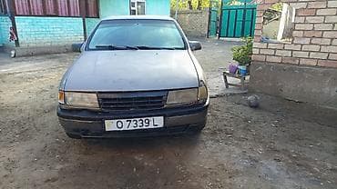 Opel Vectra: 1992 г., Механика, Бензин, Седан