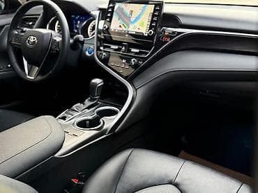 camry hybrid: Toyota Camry: 2022 г., 2.5 л, Вариатор, Гибрид, Седан — 4