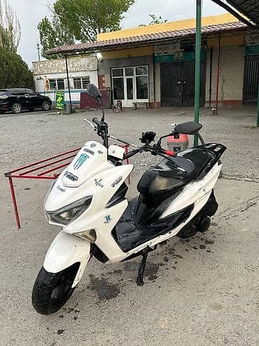 дорожный мотоцикл: Макси-скутер 150 куб. см, Бензин, Б/у — 3