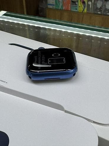 ipad 7: Продаю б/у Apple Watch Series 7. Цвет: синий. Часы в хорошем состоянии — 3