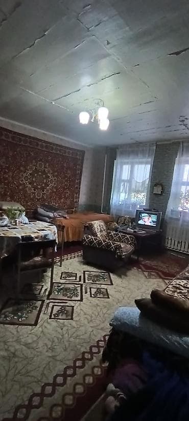 мансардный дом: Дача в с. Арашан. Участок 6 соток, ровный, огорожен. На участке дом — 8