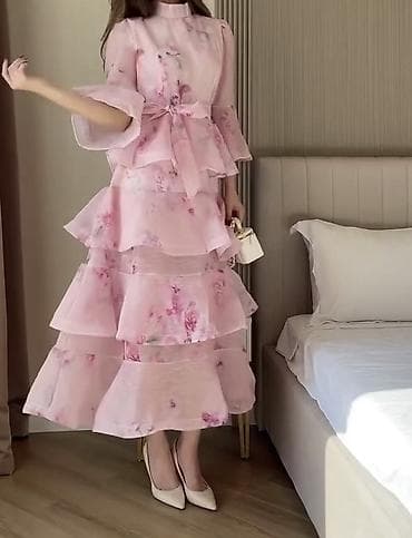розовое платья: Платье, надето 1 раз 🌸
Аккуратно носилось — 2