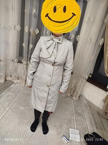 Женское плащ светло‑серого цвета - Классический приталенный силуэт до