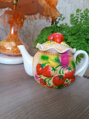 деревянный домик: Чайник
12 см высота — 1