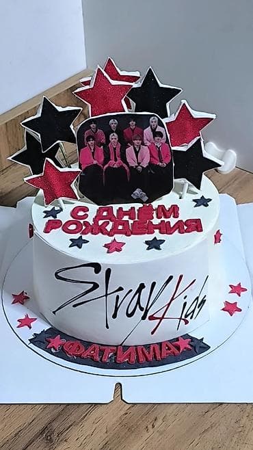 Фрукты: Именные торты на день рождения и праздничные десерты на заказ. - — 5