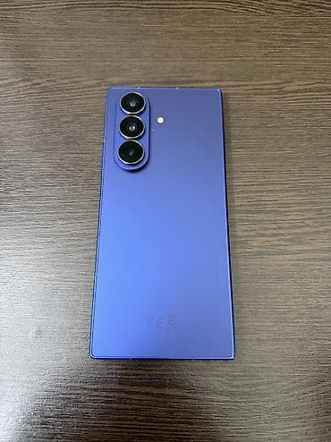 ipad 4: Samsung Galaxy Z Fold 7, Б/у, 256 ГБ, цвет - Синий, 1 SIM, eSIM — 2