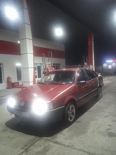 step spada: Volkswagen Passat: 1989 г., Бензин, Седан — 2