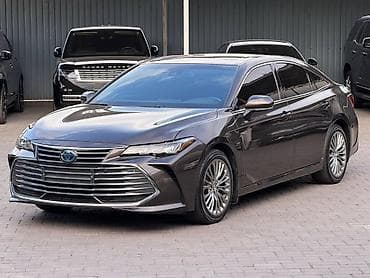 Toyota Avalon: 2019 г., 2.5 л, Автомат, Гибрид, Седан at lalafo.kg Toyota Avalon: 2019 г., 2.5 л, Автомат, Гибрид, Седан