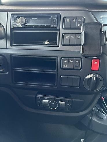 daf 75: Тягач, DAF — 9