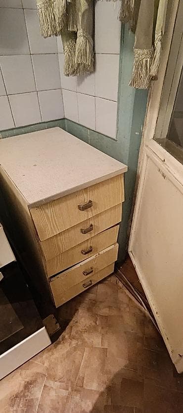 віддам даром дитячі іграшки: Отдам даром мойку, шкафы, телевизор, полки, старые двери — 6