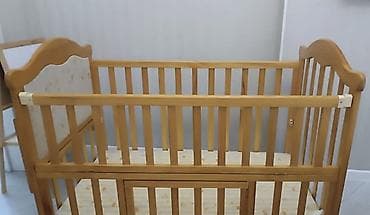 small table: Детская кроватка из массива дерева с пеленальным столиком с — 1