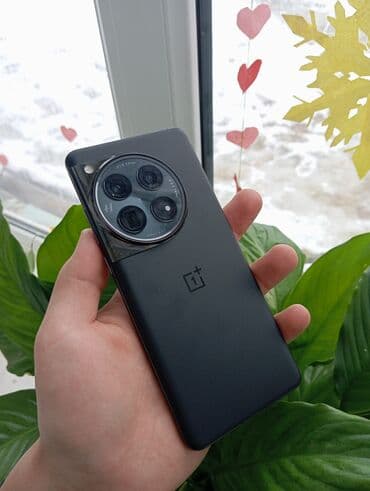 кнопочные сотовые телефоны: OnePlus 12, Б/у, 256 ГБ, цвет - Черный, 2 SIM — 1