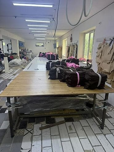 столчик для кормления: Закройный стол, Б/у, цвет - Серый — 2