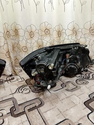 led h7: Комплект передних фар Toyota Б/у — 7