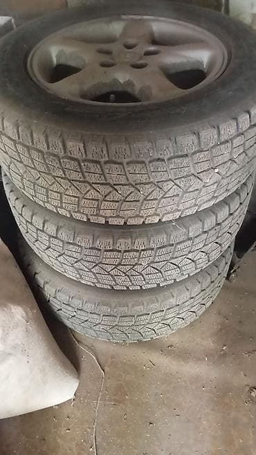 максис шины: Продаю резину MAXXIS 
16 размер — 2