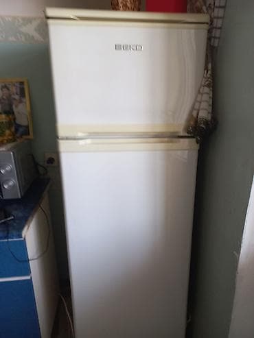 витирный холодильник: Холодильник Beko, Б/у, Двухкамерный — 1