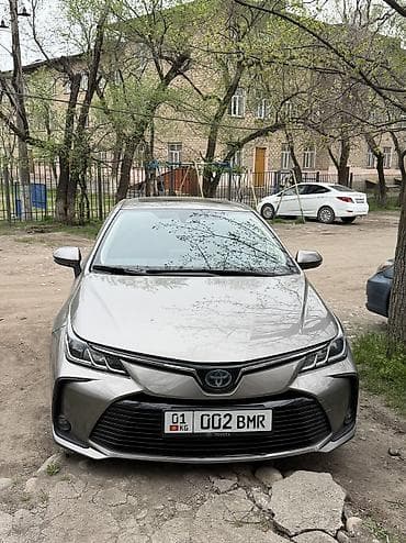corolla 2004: Toyota Corolla: 2020 г., 1.8 л, Вариатор, Гибрид, Седан — 1