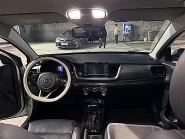 byd e1: Kia Stonic: 2019 г., 1.6 л, Автомат — 10