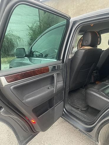 Volkswagen Touareg: 2004 г., 3.2 л, Автомат, Бензин, Внедорожник — 9