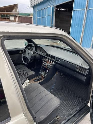 Унаа: Mercedes-Benz W124: 1988 г., Кол менен иштөөчү, Седан — 1