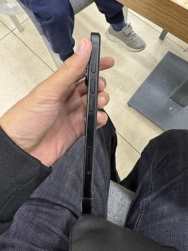 айфон ц: IPhone 16, Черный, 97 % — 4