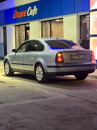 Volkswagen Passat: 2002 г., 1.6 л, Механика, Бензин, Седан