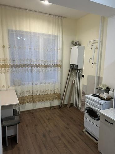 4комнатные квартиры: 1 комната, 35 м², 4 этаж, Косметический ремонт — 9
