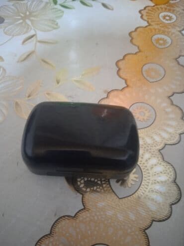 зарядный кейс для наушников: Беспроводные TWS-наушники с зарядным кейсом. - Форм-фактор — 2