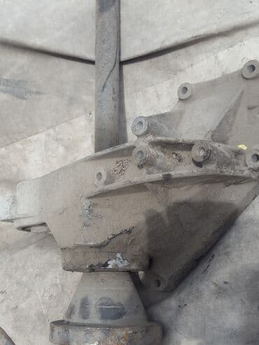 vito: Mercedes Vito ось крепления коробки граната — 1