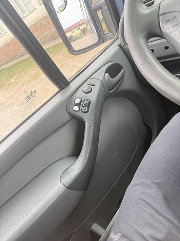 бамперы стрим: Mercedes-Benz Спринтер: 2004 г., 2.7 л, Автомат, Дизель, Фургон — 6