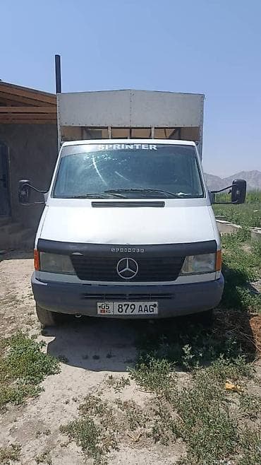 мотор жок: Жүк ташуучу унаа, Mercedes-Benz, Стандарт, 3 т, Колдонулган — 3