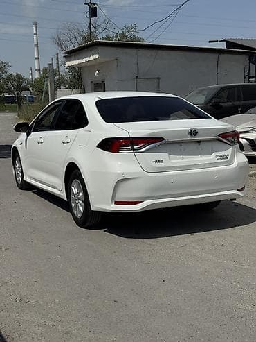 1 jz: Toyota Corolla: 2022 г., 1.8 л, Вариатор, Гибрид, Седан — 4