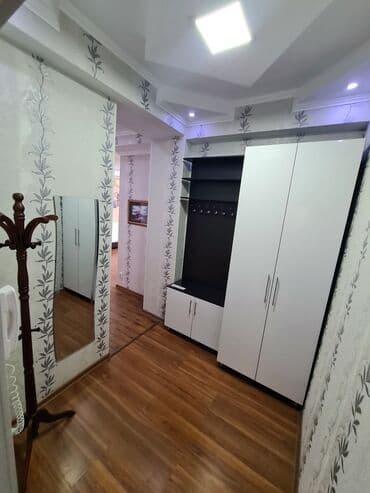 2 х комнатную квартиру по суточно в 8 мкр: 2 комнаты, Собственник, С мебелью полностью — 6