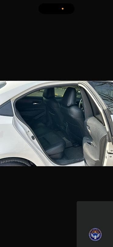 Toyota Corolla: 2021 г., 1.8 л, Автомат, Бензин, Седан