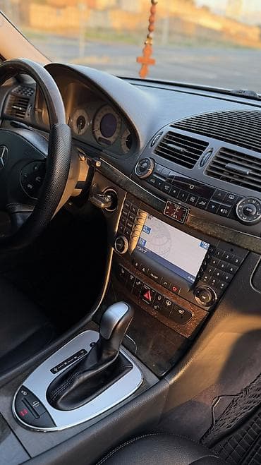 range over: Mercedes-Benz E-Class: 2003 г., 5 л, Автомат, Бензин, Седан — 10