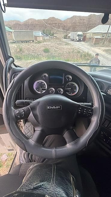 210 сди: Тягач, DAF, Тентованный — 1