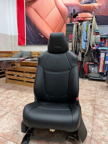 очень нужны: Чехлы Кожаные, цвет - Черный, Toyota, Новый, Самовывоз — 1